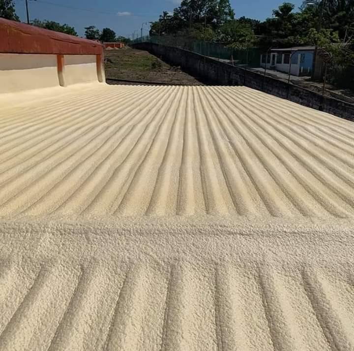 حلول عزل أسطح مائي وحراري في الدمام لحماية فعالة ضد تسربات المياه.