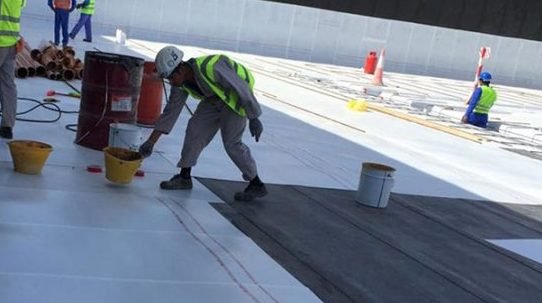 شركة عزل أسطح متكاملة لحماية منزلك من تسرب المياه في الدمام والخبر.