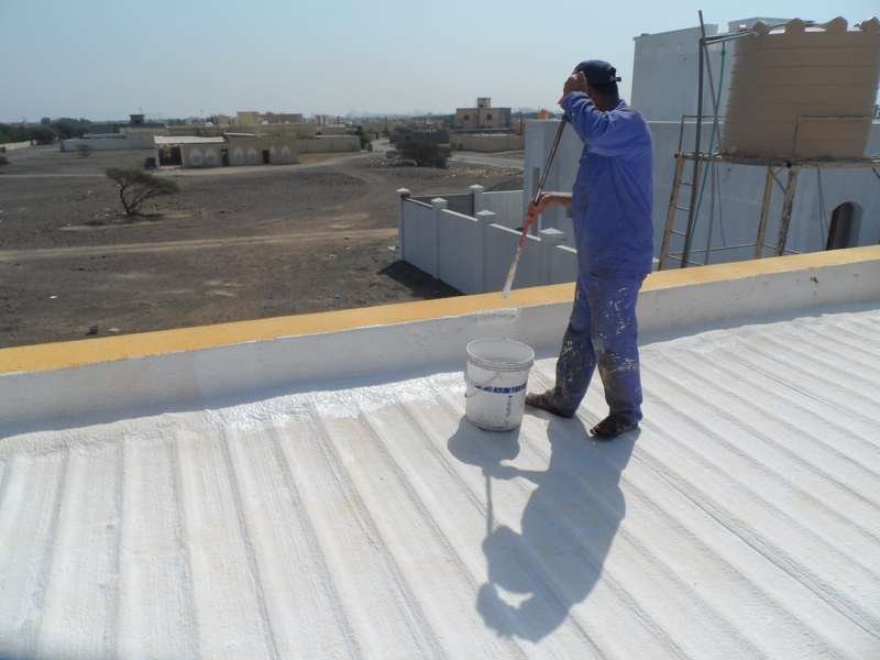 عزل أسطح المسابح والخزانات والمنازل بأسعار منخفضة وجودة عالية في الدمام.